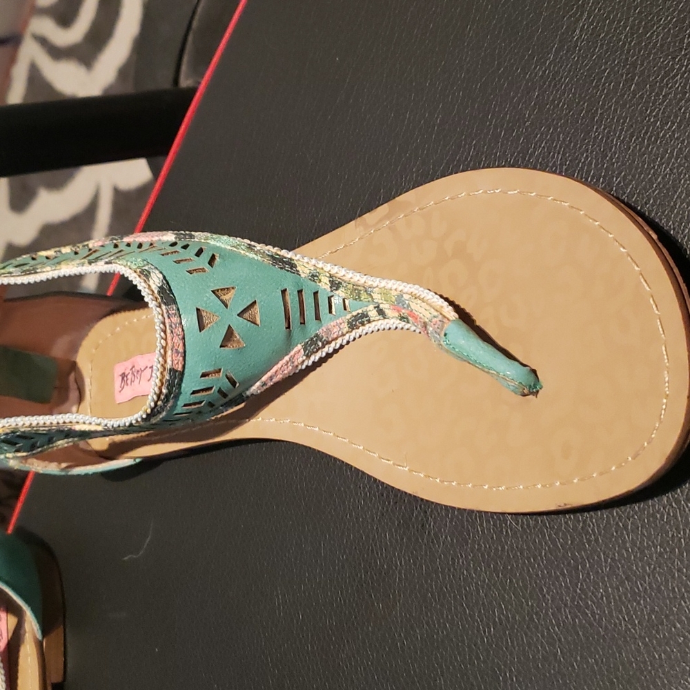 Betsey Johnson Thong sandals